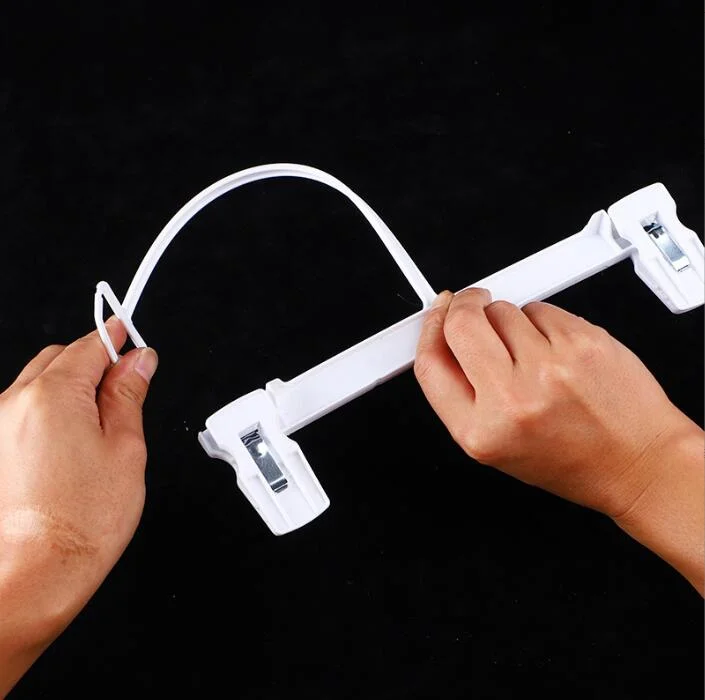 Hot-Related Plastic Pant Hangers Clothes Hangers for Display Stores